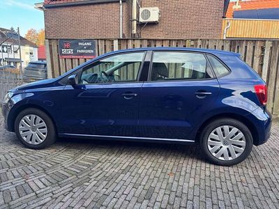 Blauw (metallic) Gebruikt 2011 VW Polo Comfortline Hatchback | € 3.999 (Goede deal)