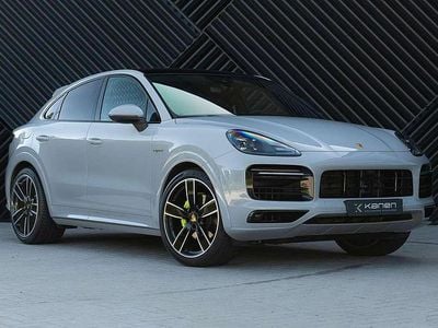 Beige Occasion 2023 Porsche Cayenne Sport SUV | € 98.900 (Goede deal)