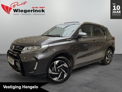 Grijs (metallic) Occasion 2025 Suzuki Vitara Style SUV | € 29.944 (Eerlijke prijs)