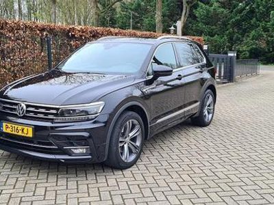 Zwart Occasion 2017 VW Tiguan Highline SUV | € 27.950 (Duur)