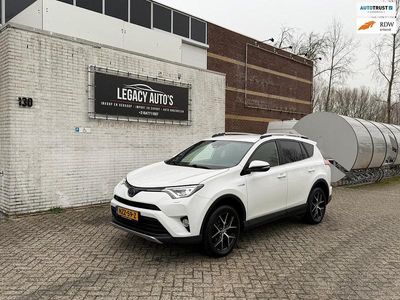 Wit (metallic) Occasion 2017 Toyota RAV4 Hybrid Executive SUV | € 22.999 (Goede deal)