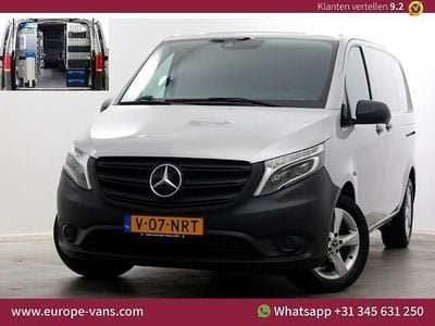 Zilver (metallic) Gebruikt 2022 Mercedes Vito Van | € 24.950 (Goede deal)
