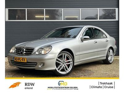 Grijs (metallic) Gebruikt 2004 Mercedes C180 Classic Sedan | € 3.894 (Eerlijke prijs)