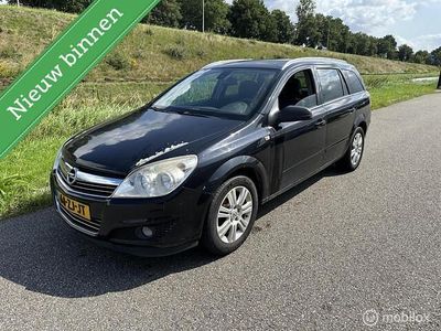 Zwart Gebruikt 2008 Opel Astra Executive Stationwagen | € 999