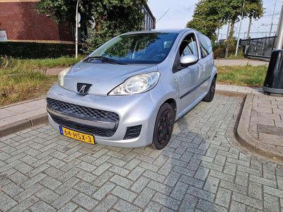 Zilver Gebruikt 2009 Peugeot 107 Hatchback | € 2.750 (Eerlijke prijs)
