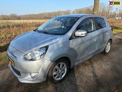 Grijs (metallic) Occasion 2014 Mitsubishi Space Star Intense Hatchback | € 3.480 (Eerlijke prijs)