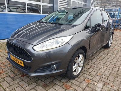 Grijs Gebruikt 2016 Ford Fiesta Titanium Hatchback | € 3.250