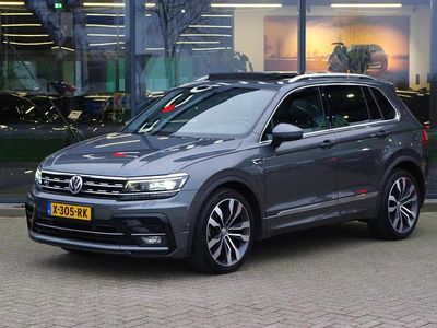 Grijs Gebruikt 2024 VW Tiguan Highline SUV | € 25.950