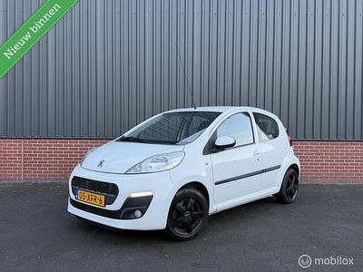 Wit Occasion 2012 Peugeot 107 Hatchback | € 3.244 (Goede deal)