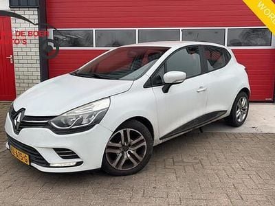 Wit Occasion 2016 Renault Clio IV Zen Hatchback | € 7.888 (Eerlijke prijs)