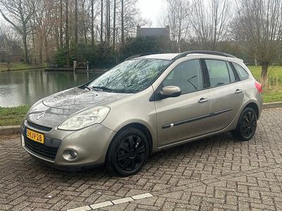 Bruin (metallic) Gebruikt 2009 Renault Clio GrandTour Stationwagen | € 1.950 (Iets duurder)