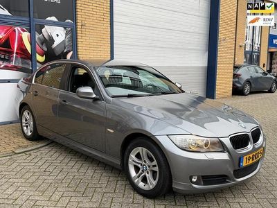 Grijs Gebruikt 2011 BMW 318 Luxury Line Sedan | € 7.950 (Eerlijke prijs)