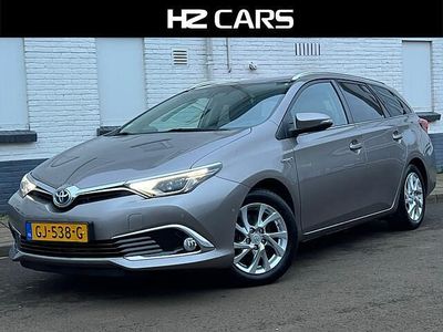 Bruin Occasion 2015 Toyota Auris Touring Sports Stationwagen | € 11.845 (Eerlijke prijs)