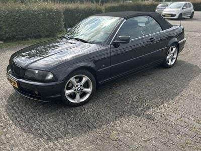 Zwart Gebruikt 2000 BMW 323 Cabriolet Cabriolet | € 4.000