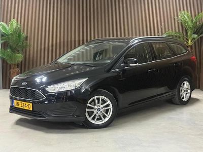 Zwart Occasion 2016 Ford Focus Trend Stationwagen | € 7.499 (Eerlijke prijs)