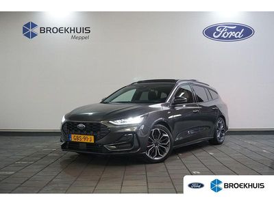 Grijs Gebruikt 2024 Ford Focus ST-Line X Stationwagen | € 28.900 (Iets duurder)