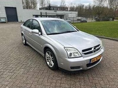 Grijs Occasion 2004 Opel Vectra Elegance Hatchback | € 1.150 (Goede deal)