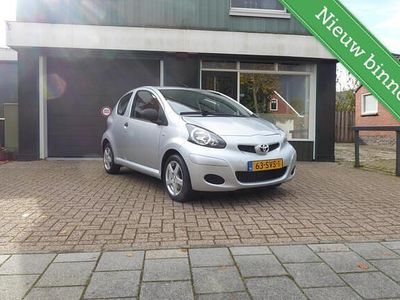 Occasion Toyota Aygo 68 PK (50 kW) 2012 Grijs Hatchback