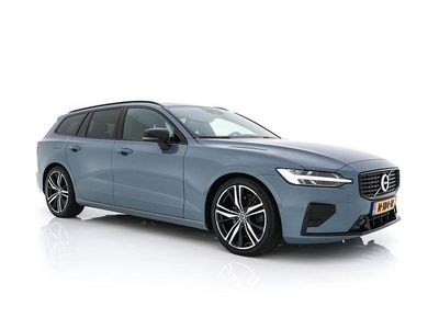 Grijs (metallic) Gebruikt 2022 Volvo V60 R-Design Stationwagen | € 22.345 (Iets duurder)