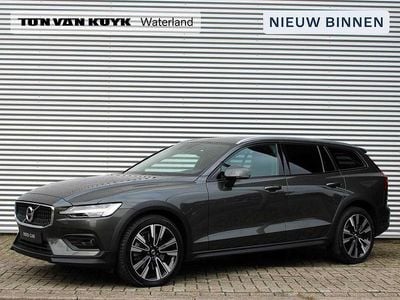 Grijs Gebruikt 2018 Volvo V60 CC Pro Stationwagen | € 33.950 (Duur)
