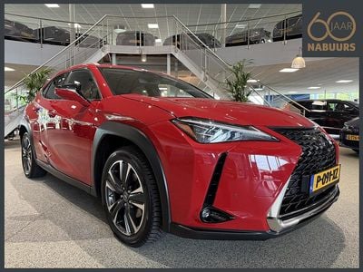 Rood Gebruikt 2019 Lexus UX 250h Executive Line SUV | € 28.750 (Iets duurder)