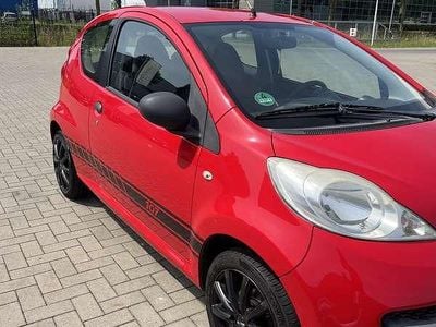 Rood Gebruikt 2006 Peugeot 107 Hatchback | € 1.650 (Eerlijke prijs)