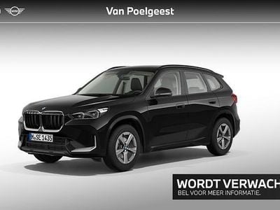 Saphirschwarz metallic (zwart metallic) Gebruikt 2024 BMW X1 Comfort Edition SUV | € 39.900 (Eerlijke prijs)