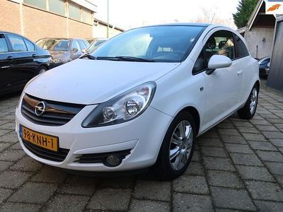 Wit Occasion 2009 Opel Corsa Business Hatchback | € 2.250 (Eerlijke prijs)