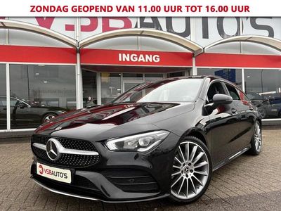 Zwart (metallic) Occasion 2021 Mercedes CLA180 AMG Sedan | € 25.950 (Super prijs)