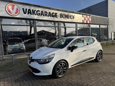 Wit Occasion 2013 Renault Clio IV Authentique Hatchback | € 4.950 (Eerlijke prijs)
