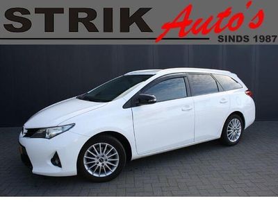 Wit Occasion 2014 Toyota Auris Touring Sports Stationwagen | € 4.989