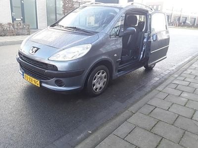 Grijs Occasion 2007 Peugeot 1007 MPV | € 1.650 (Eerlijke prijs)