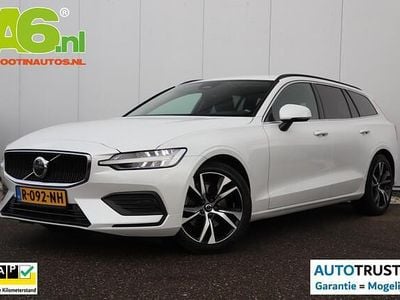 Crystal white Gebruikt 2022 Volvo V60 Core Stationwagen | € 23.949 (Super prijs)