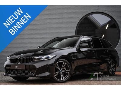 Zwart Occasion 2023 BMW 330 M Sport Stationwagen | € 43.550 (Iets duurder)