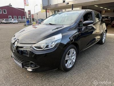 Zwart Gebruikt 2013 Renault Clio IV Expression Hatchback | € 6.950 (Eerlijke prijs)