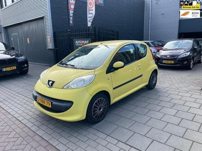 Occasion Peugeot 107 68 PK (50 kW) 2005 Geel Hatchback