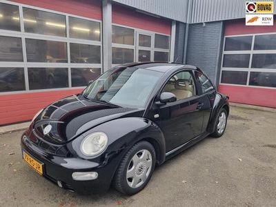 Occasion VW New Beetle Highline 116 PK (85 kW) 1998 Zwart, metallic lak Hatchback