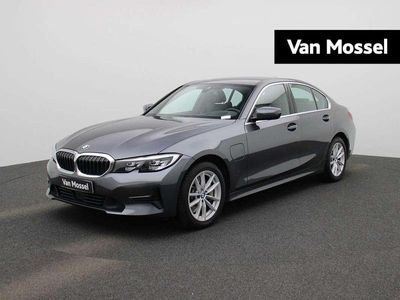 BMW 330e