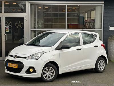 Wit Gebruikt 2015 Hyundai i10 Hatchback | € 5.495 (Eerlijke prijs)