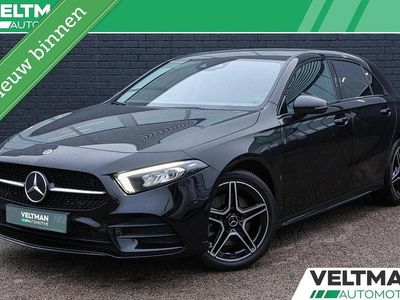 Zwart Occasion 2021 Mercedes A250 AMG line Hatchback | € 24.795 (Goede deal)
