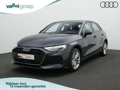Grijs Gebruikt 2025 Audi A3 Sportback e-tron Advanced Hatchback | € 37.600 (Iets duurder)