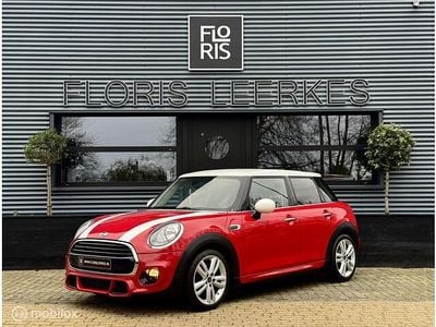Rood Gebruikt 2015 Mini Cooper Business Hatchback | € 9.950 (Super prijs)