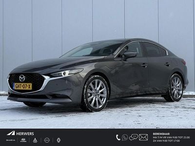 Grijs Occasion 2024 Mazda 3 Exclusive-Line Sedan | € 32.885 (Duur)