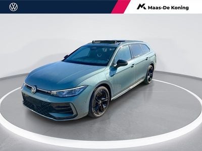 Occasion VW Passat R-line Edition 272 PK (200 kW) 2025 Groen Stationwagen