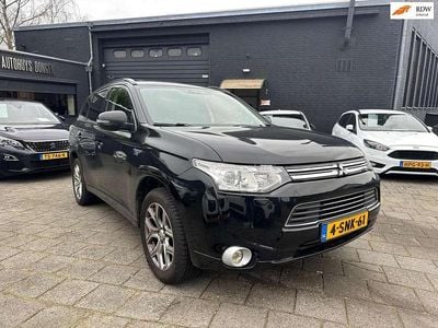 Zwart Gebruikt 2013 Mitsubishi Outlander P-HEV Instyle SUV | € 12.900 (Goede deal)