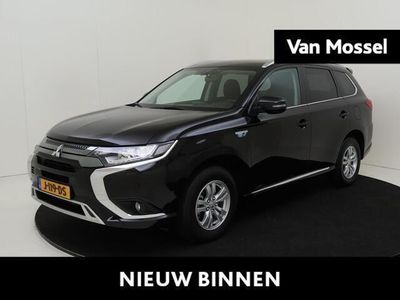 tweedehands Mitsubishi Outlander 2.4 PHEV Pure Climate Control / Cruis Control / Android Auto / Stoelverwarming / TREKHAAK / Parkeersensoren Achter / Camera Achter