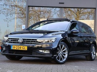 Zwart Gebruikt 2020 VW Passat Elegance Stationwagen | € 24.445 (Duur)