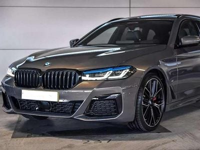 Grijs Occasion 2022 BMW 530 M Sport Stationwagen | € 47.000 (Duur)
