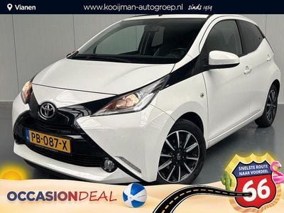 Wit Occasion 2017 Toyota Aygo X-wave Hatchback | € 10.950 (Duur)