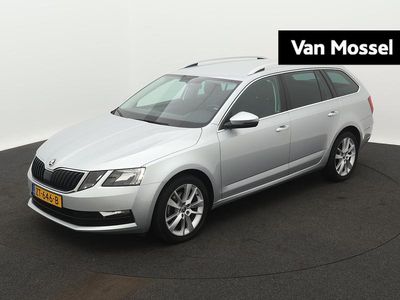 Grijs Gebruikt 2019 Skoda Octavia Clever Stationwagen | € 18.444 (Iets duurder)